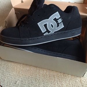 NWOT DC shoes men's
